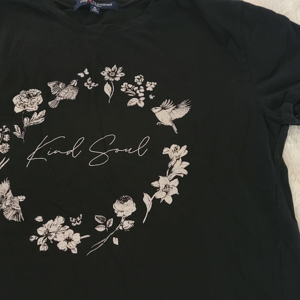 Black Graphic Crop  Tee with Floral Design